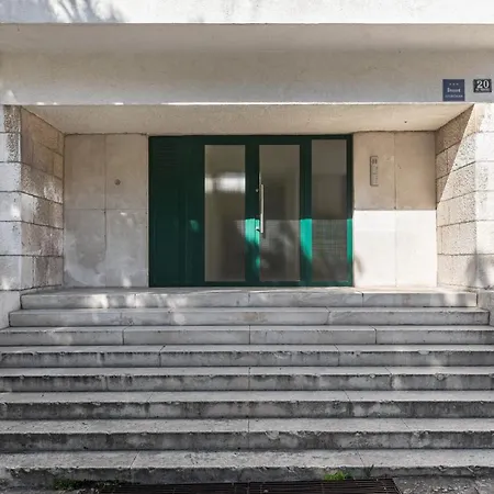 Cool Suite Split Exterior photo